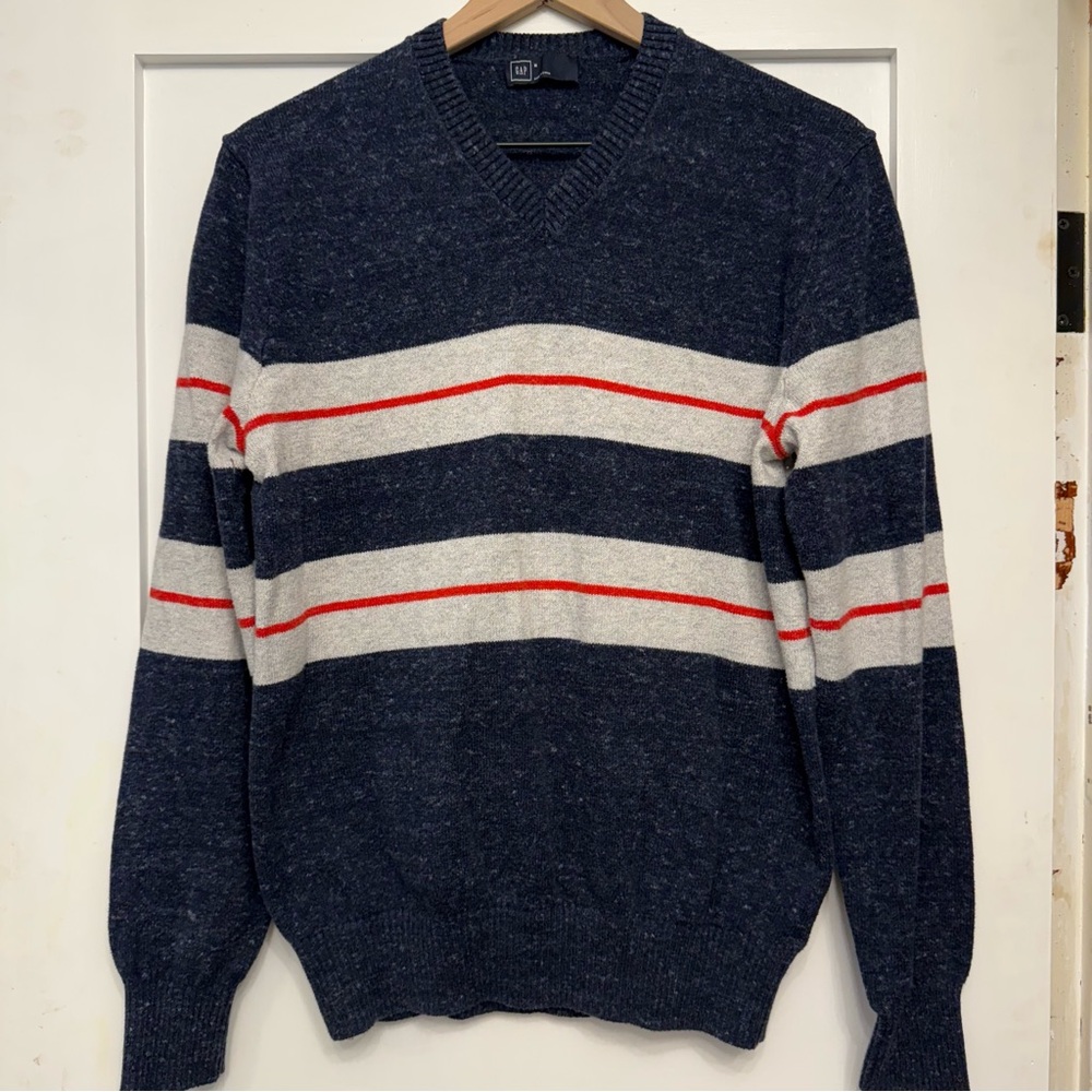 GAP - V-Neck Cotton Sweater